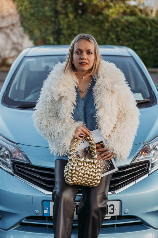 velvet handbag, chunky velvet bag, statement handbag, designer velvet bag, luxury soft bag, handmade velvet bag, unique fashion bag, trendy soft bag, machine washable handbag, elegant evening bag, soft chunky velvet handbag for everyday wear, handmade statement bag with a long handle, luxury machine washable bag for special occasions, unique velvet crossbody bag for women, fashion-forward plush bag with scarf