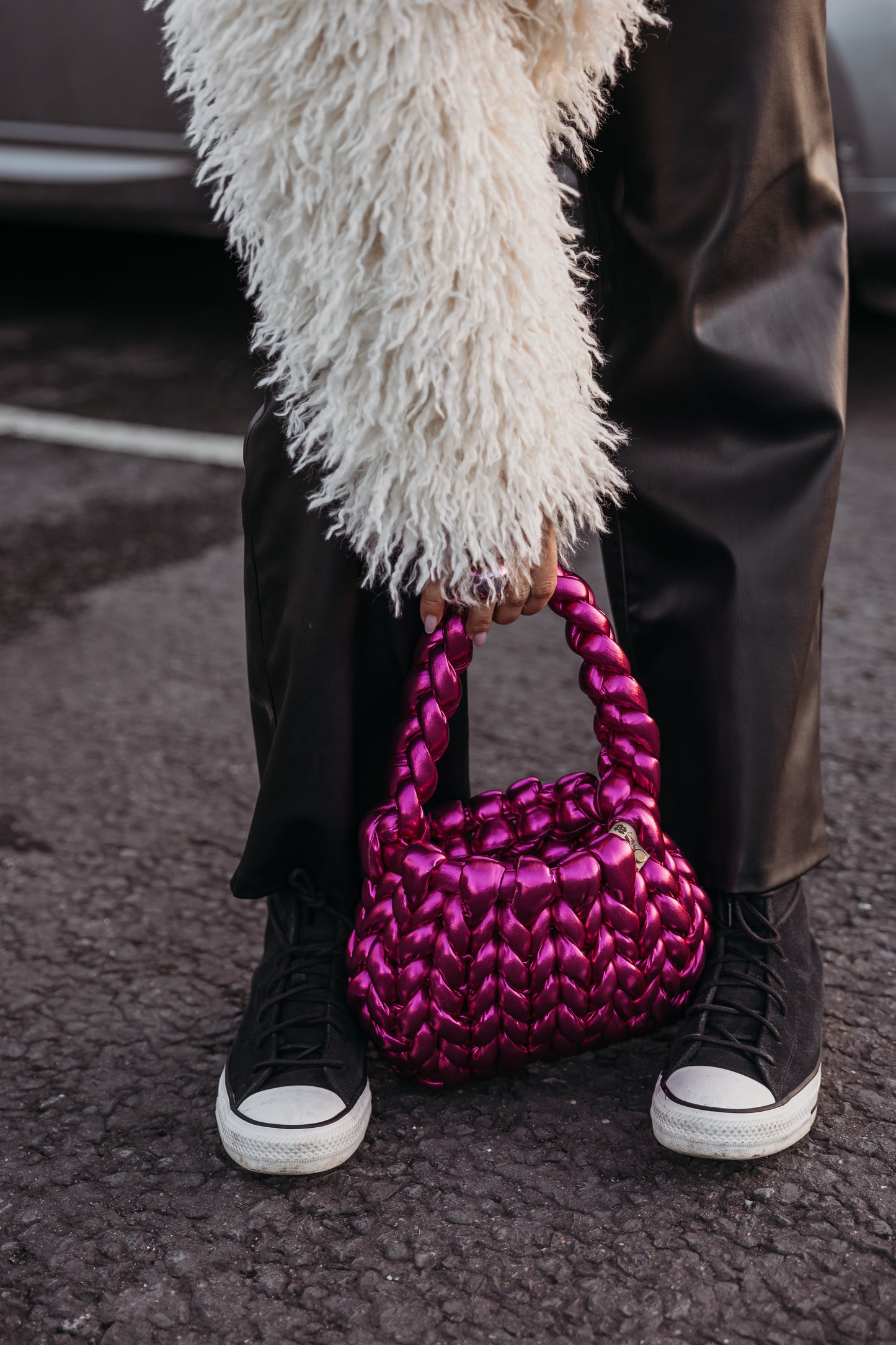 velvet handbag, chunky velvet bag, statement handbag, designer velvet bag, luxury soft bag, handmade velvet bag, unique fashion bag, trendy soft bag, machine washable handbag, elegant evening bag, soft chunky velvet handbag for everyday wear, handmade statement bag with a long handle, luxury machine washable bag for special occasions, unique velvet crossbody bag for women, fashion-forward plush bag with scarf