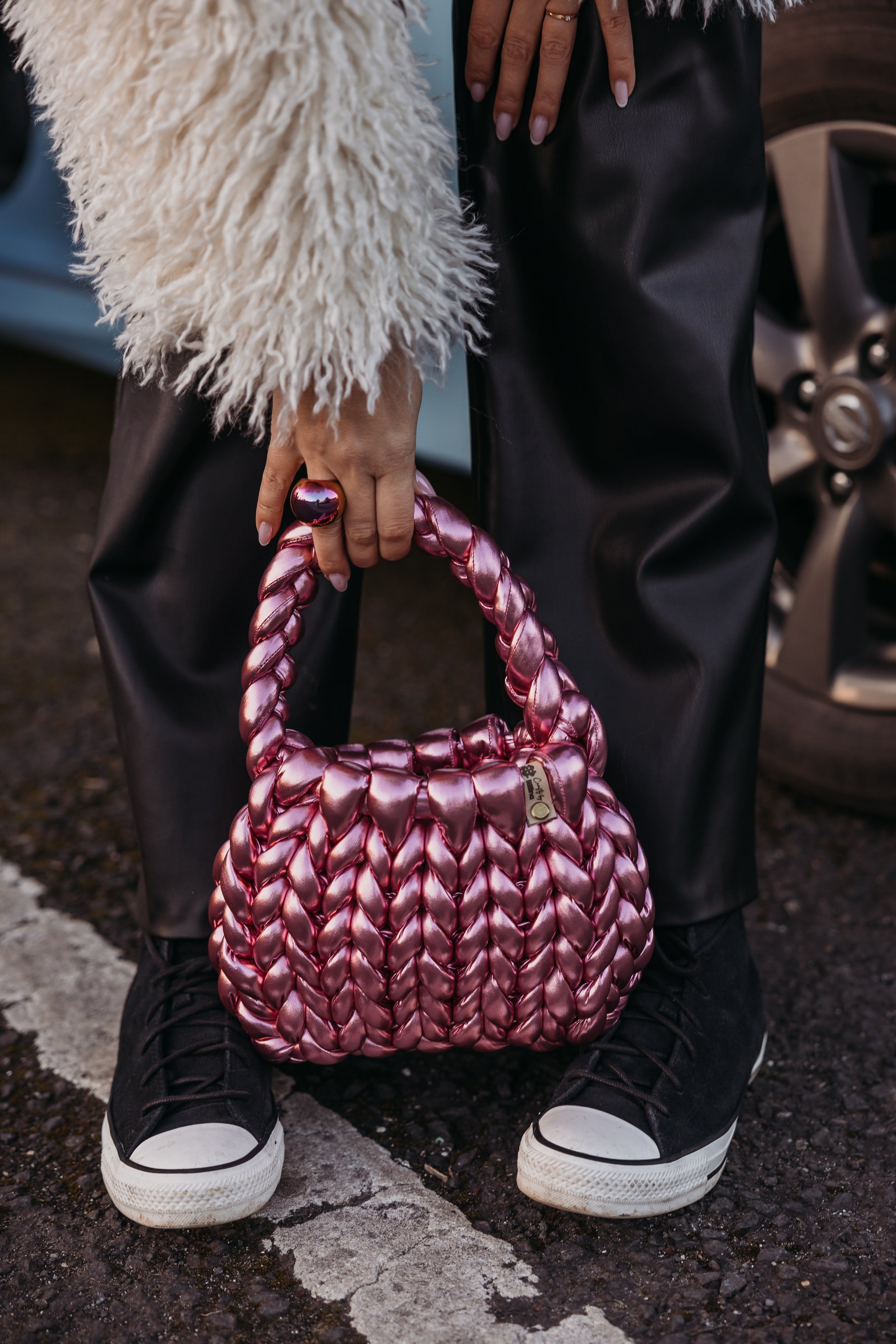 velvet handbag, chunky velvet bag, statement handbag, designer velvet bag, luxury soft bag, handmade velvet bag, unique fashion bag, trendy soft bag, machine washable handbag, elegant evening bag, soft chunky velvet handbag for everyday wear, handmade statement bag with a long handle, luxury machine washable bag for special occasions, unique velvet crossbody bag for women, fashion-forward plush bag with scarf