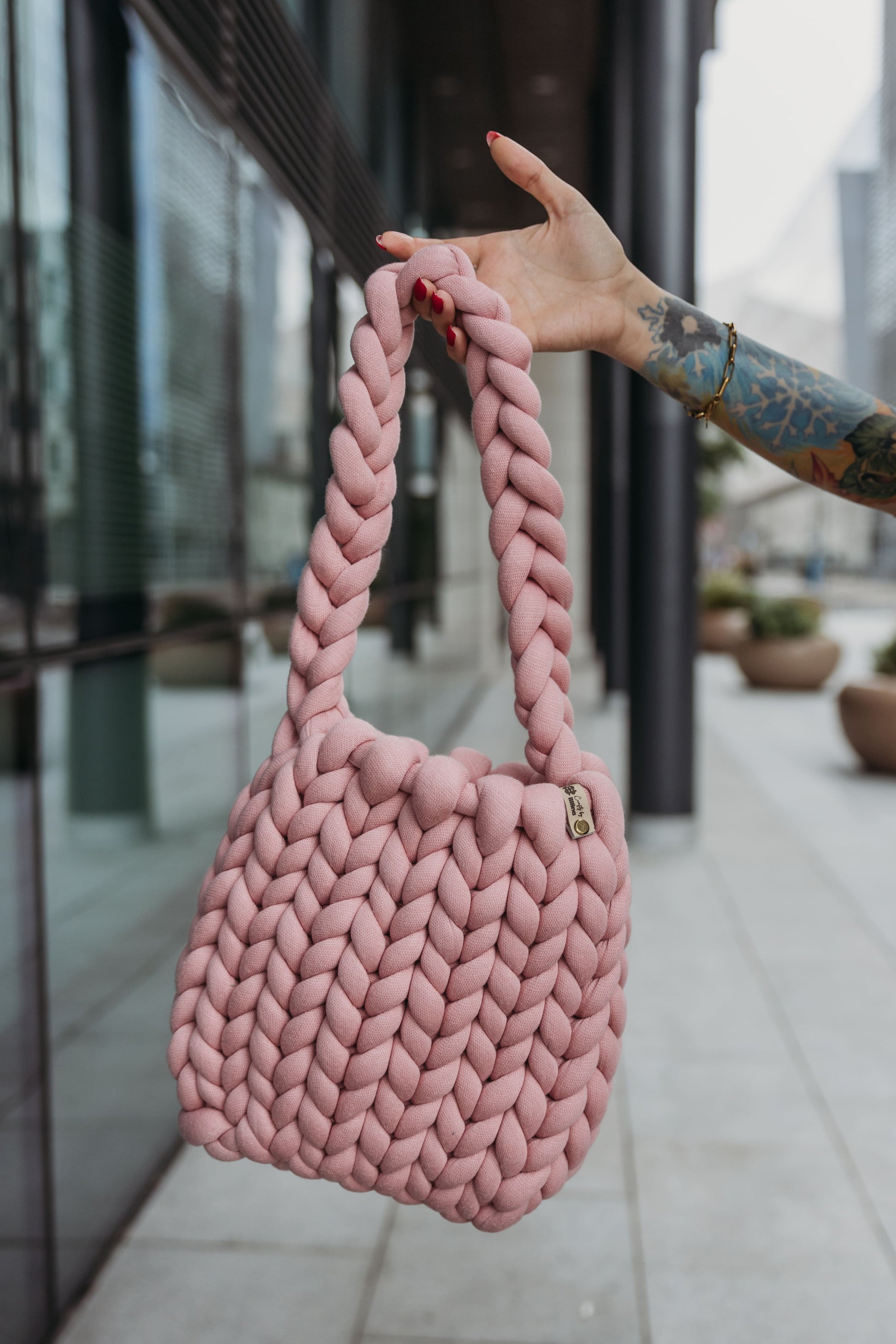 velvet handbag, chunky velvet bag, statement handbag, designer velvet bag, luxury soft bag, handmade velvet bag, unique fashion bag, trendy soft bag, machine washable handbag, elegant evening bag, soft chunky velvet handbag for everyday wear, handmade statement bag with a long handle, luxury machine washable bag for special occasions, unique velvet crossbody bag for women, fashion-forward plush bag with scarf