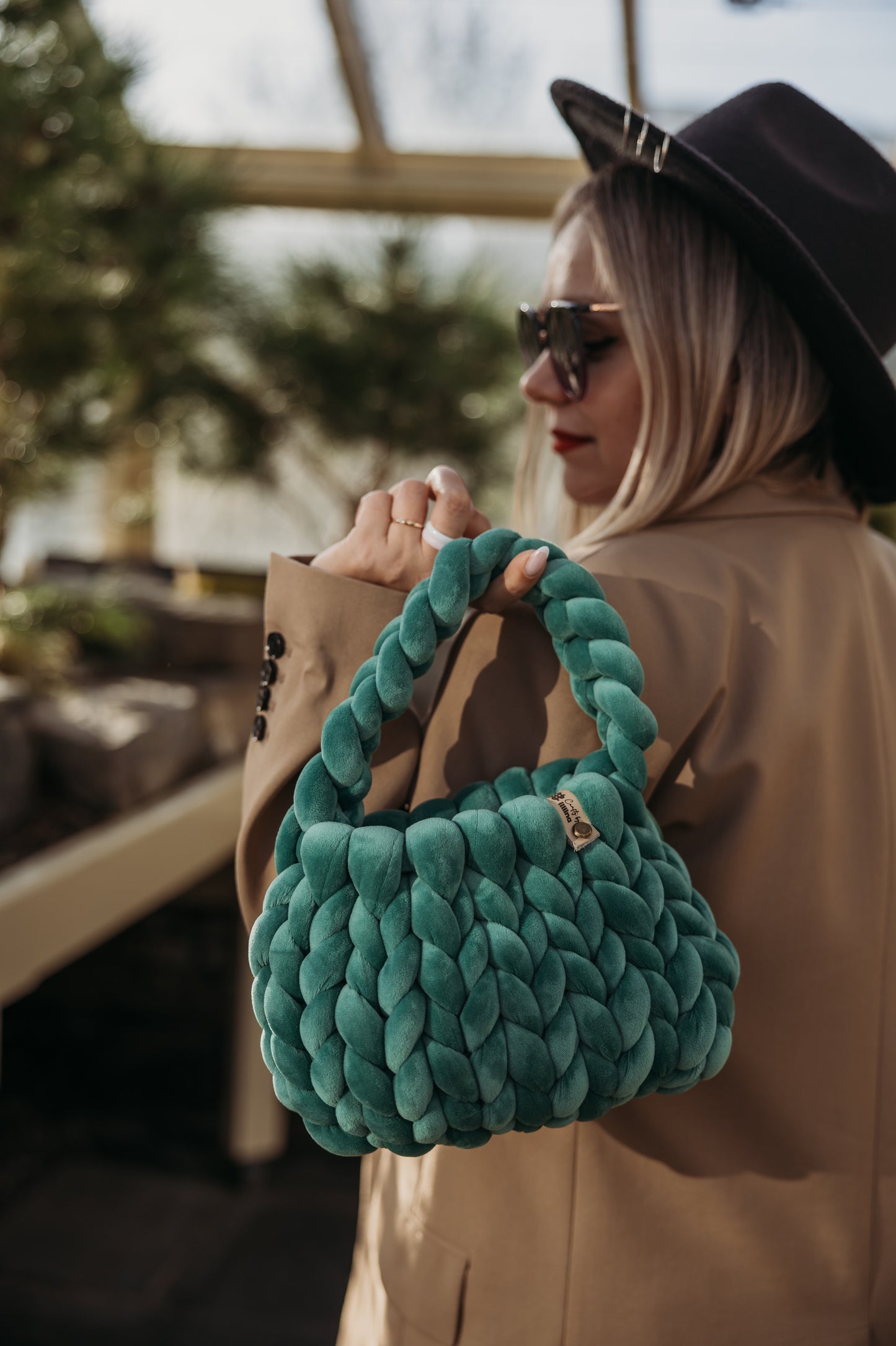 velvet handbag, chunky velvet bag, statement handbag, designer velvet bag, luxury soft bag, handmade velvet bag, unique fashion bag, trendy soft bag, machine washable handbag, elegant evening bag, soft chunky velvet handbag for everyday wear, handmade statement bag with a long handle, luxury machine washable bag for special occasions, unique velvet crossbody bag for women, fashion-forward plush bag with scarf