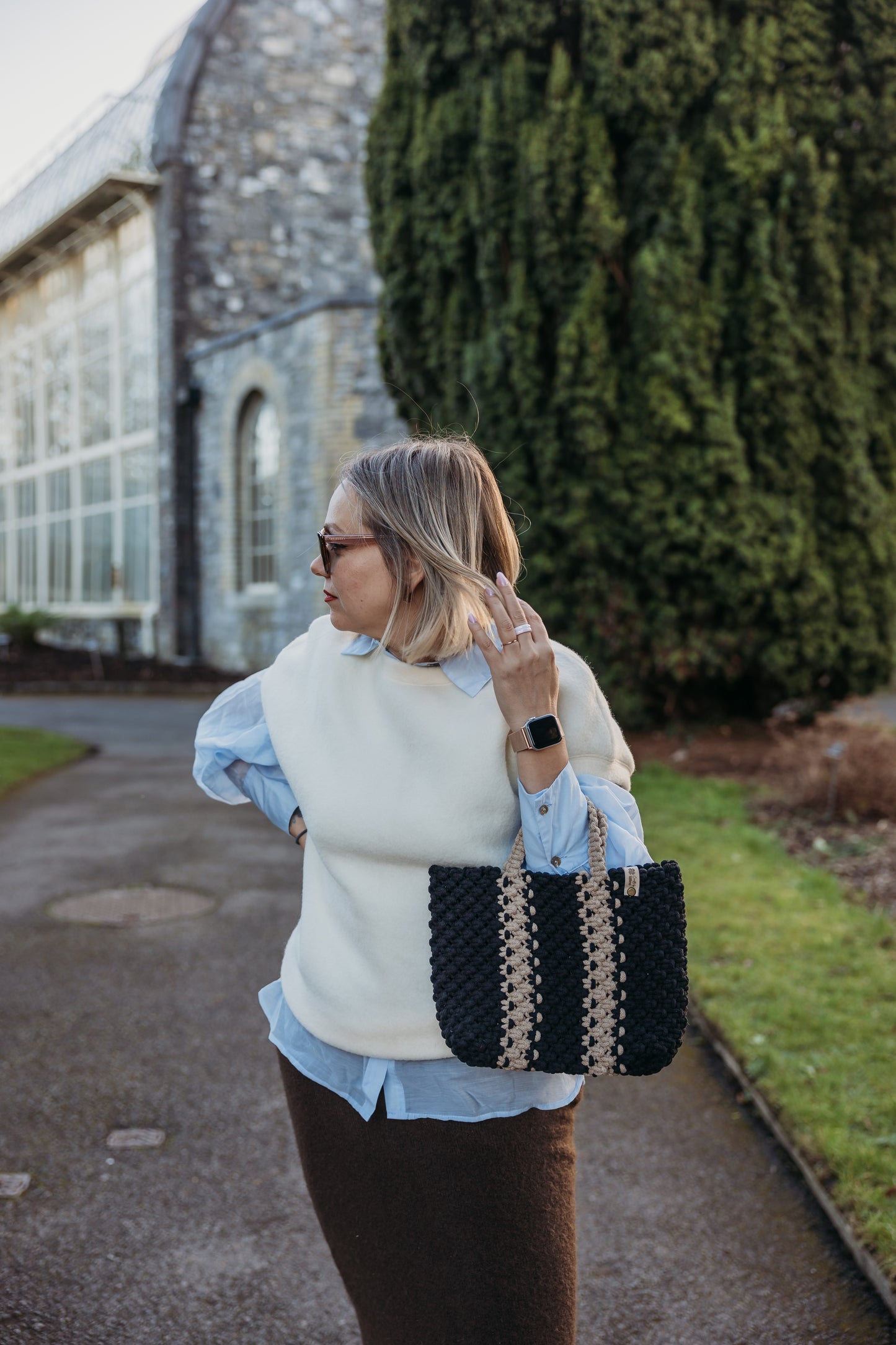 velvet handbag, chunky velvet bag, statement handbag, designer velvet bag, luxury soft bag, handmade velvet bag, unique fashion bag, trendy soft bag, machine washable handbag, elegant evening bag, soft chunky velvet handbag for everyday wear, handmade statement bag with a long handle, luxury machine washable bag for special occasions, unique velvet crossbody bag for women, fashion-forward plush bag with scarf