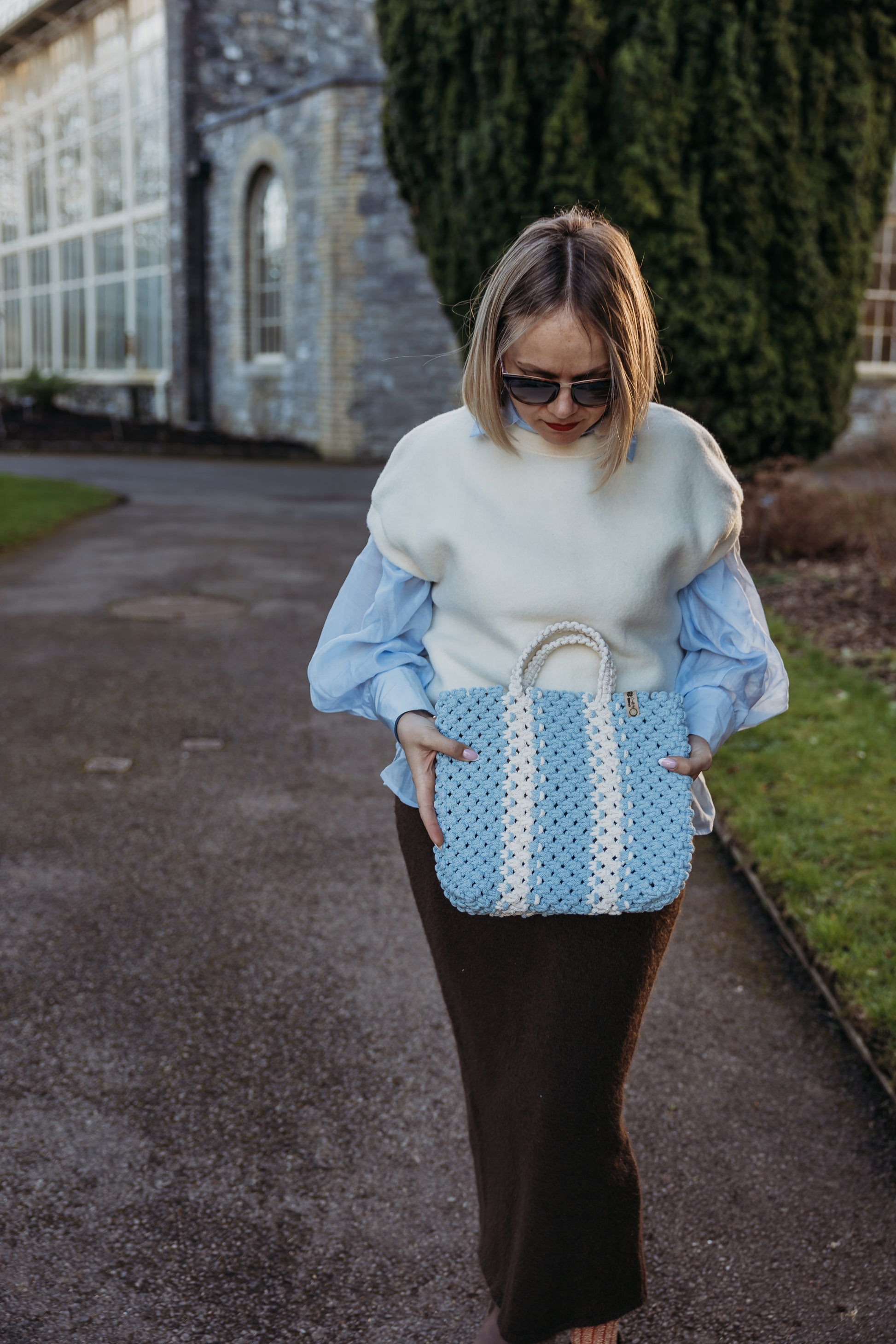 velvet handbag, chunky velvet bag, statement handbag, designer velvet bag, luxury soft bag, handmade velvet bag, unique fashion bag, trendy soft bag, machine washable handbag, elegant evening bag, soft chunky velvet handbag for everyday wear, handmade statement bag with a long handle, luxury machine washable bag for special occasions, unique velvet crossbody bag for women, fashion-forward plush bag with scarf