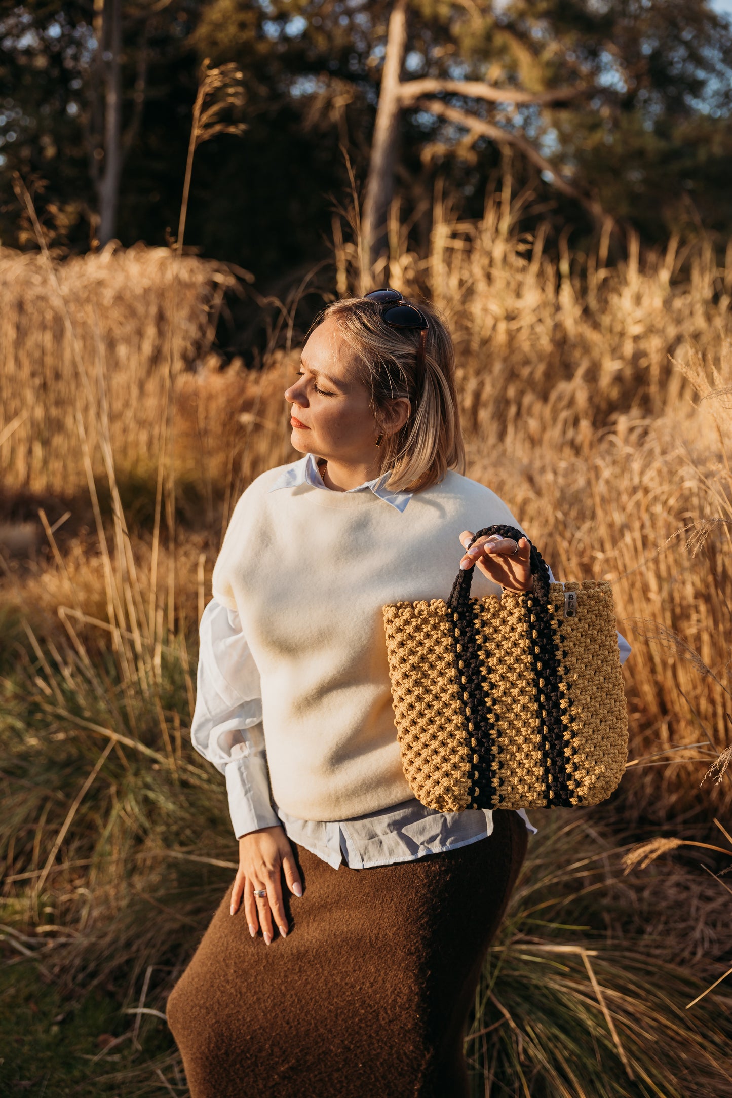 velvet handbag, chunky velvet bag, statement handbag, designer velvet bag, luxury soft bag, handmade velvet bag, unique fashion bag, trendy soft bag, machine washable handbag, elegant evening bag, soft chunky velvet handbag for everyday wear, handmade statement bag with a long handle, luxury machine washable bag for special occasions, unique velvet crossbody bag for women, fashion-forward plush bag with scarf